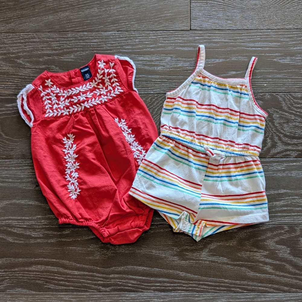 Old Navy Lot Of 2 Rompers Size 0-3 Months